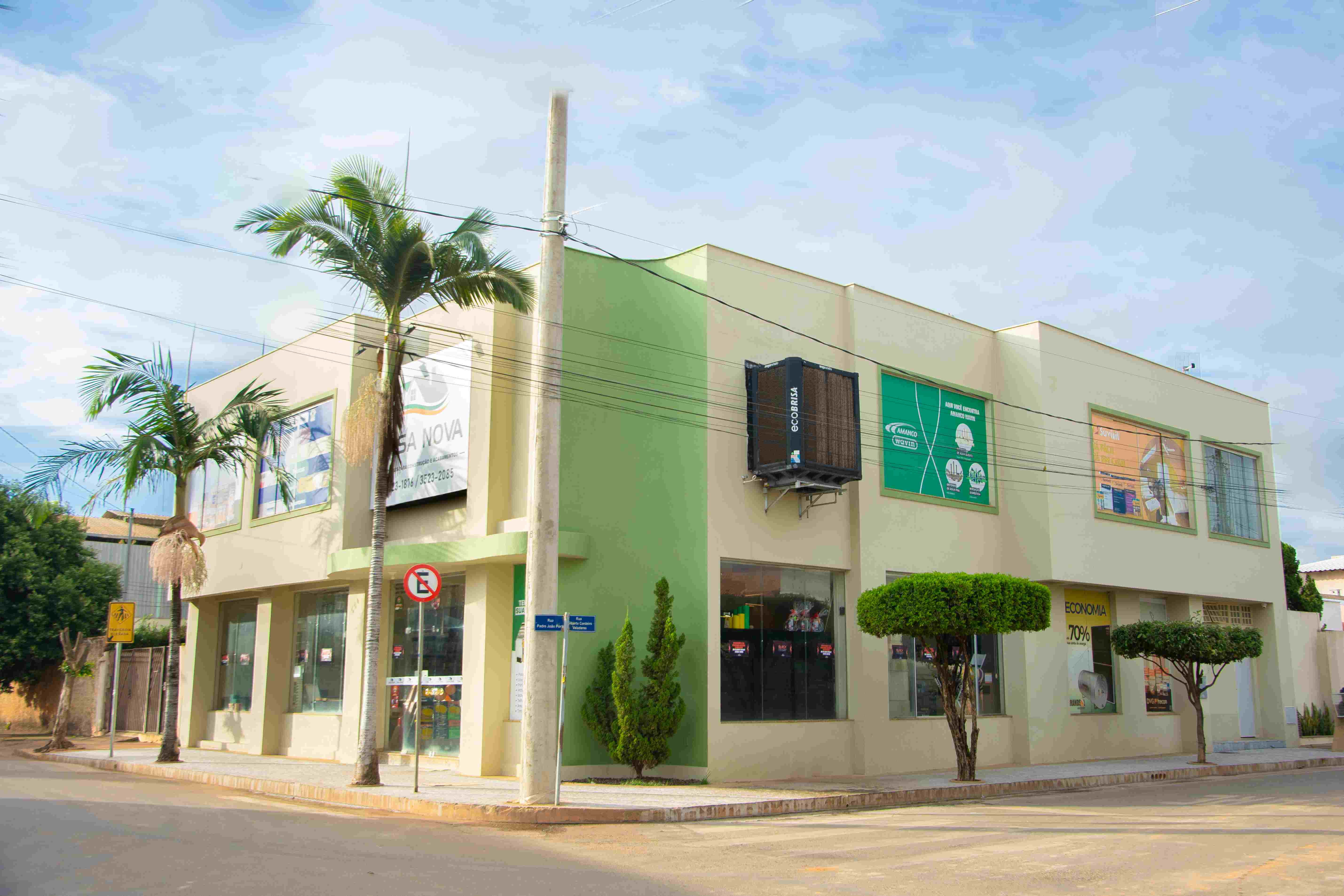 Fachada lateral da Casa Nova